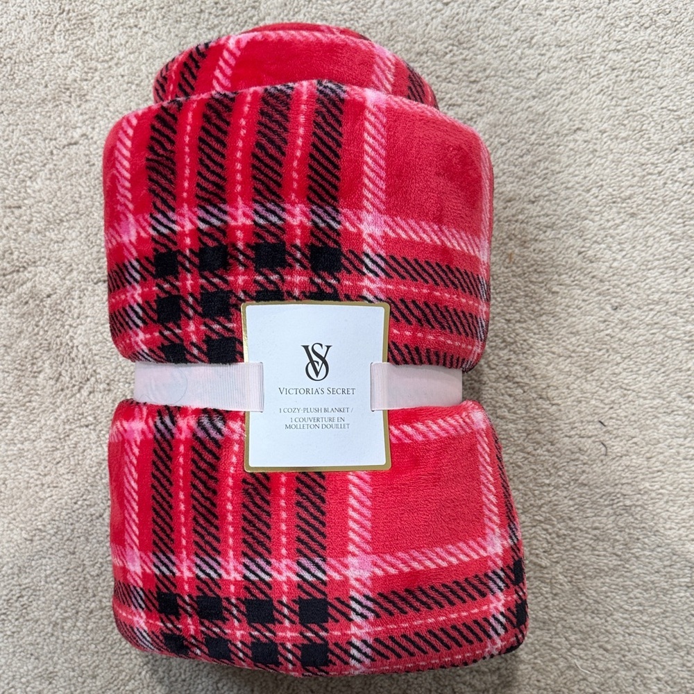 Victoria's Secret Red and Black Plaid Plush Throw